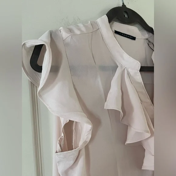 New! T Tahari Elegant Blush Ruffle Blouse Women’s Size Medium - Picture 15 of 15